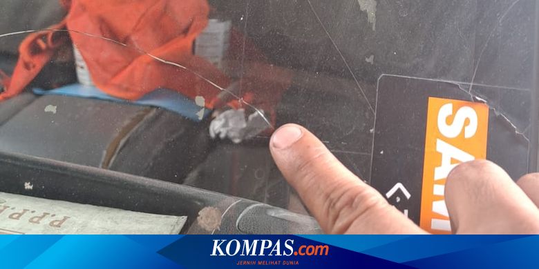 Apa yang Dimaksud Retak Rambut pada Kaca Mobil?