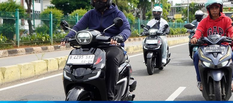 Begini Teknik Mendahului Pengendara Motor yang Aman di Jalan Raya