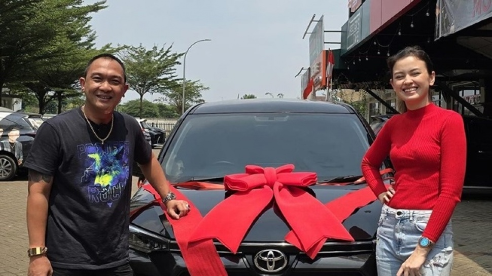 Mewahnya Hadiah Mobil untuk Kimberly Ryder, Sudah Gratis Bensin Harganya Ratusan Juta Pula!