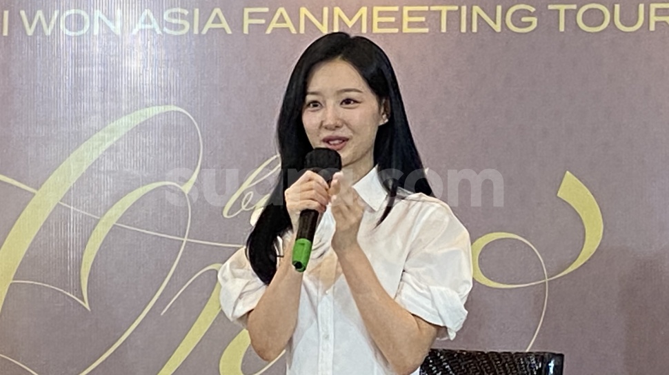 Antusias, Respons Kim Jiwon Diminta Cicipi Ayam Betutu Jelang Fan Meeting