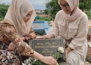 Komentar Psikolog Lihat Adik Ayu Ting Ting Pingsan hingga Tuang ASI di Makam Anaknya: Bisa Hilang Kesadaran