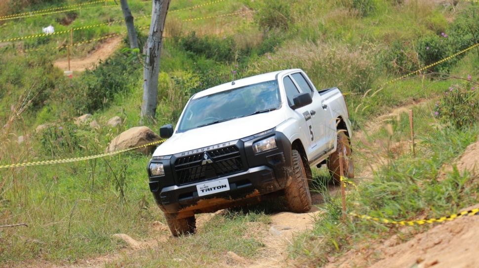 Menjajal Langsung Ubahan All New Triton di Medan Off-Road