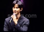 Kim Soo Hyun Puji Habis-habisan Penggemar Berhijab di Fan Meeting Indonesia