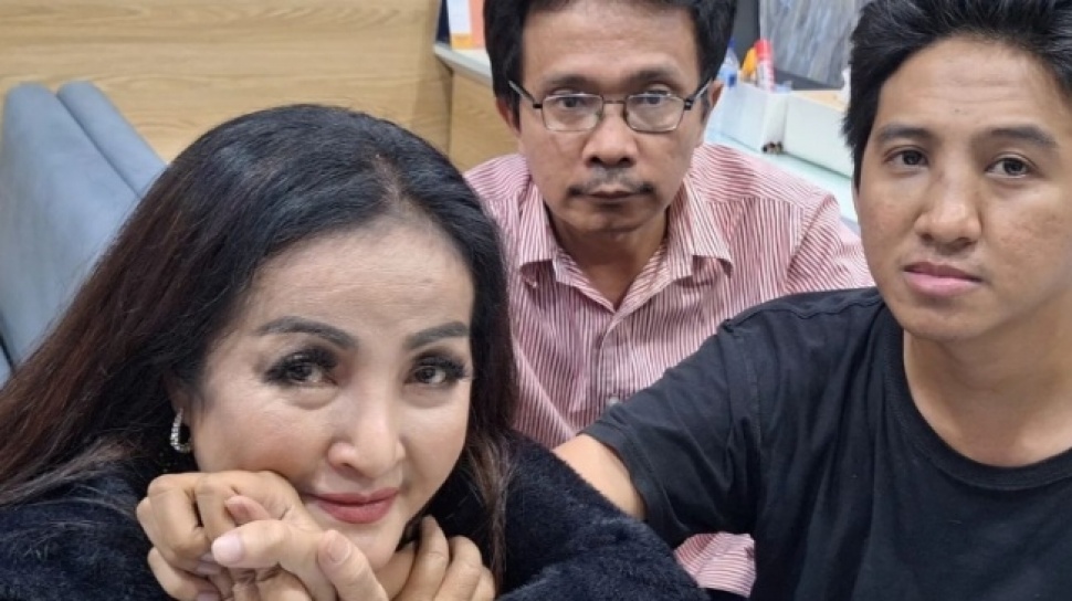 Isak Tangis Ibunda Saat Perjuangkan Hak Iqbal Ramadhan Sebagai Anak Jenderal Moerdiono