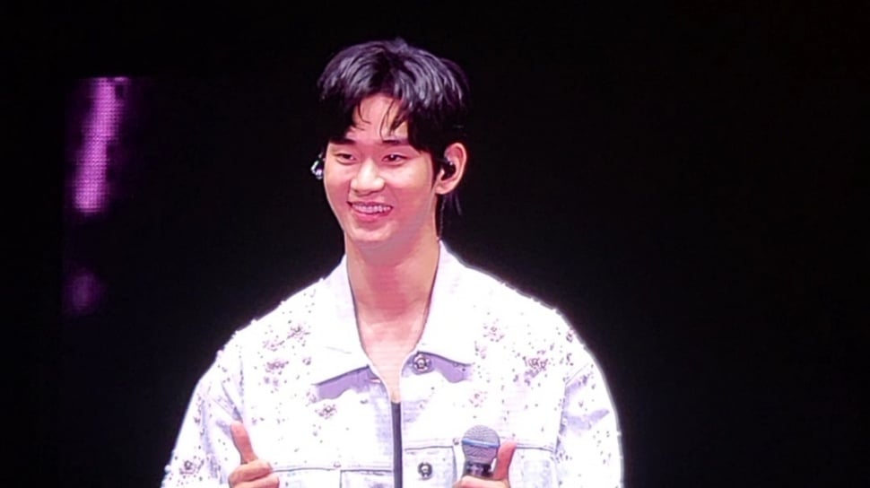 Fan Meeting di Jakarta, Kim Soo Hyun Bocorkan Peran Unik di Drama Korea Terbarunya ‘Knock Off’