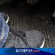 Curhat Pengemudi Nyaris Kecelakaan gara-gara Karpet Mobil Tersangkut