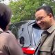 Sambutan Girang Polwan ke Anies Baswedan saat Turun dari Kijang Innova, Tampak Bahagia Sekali