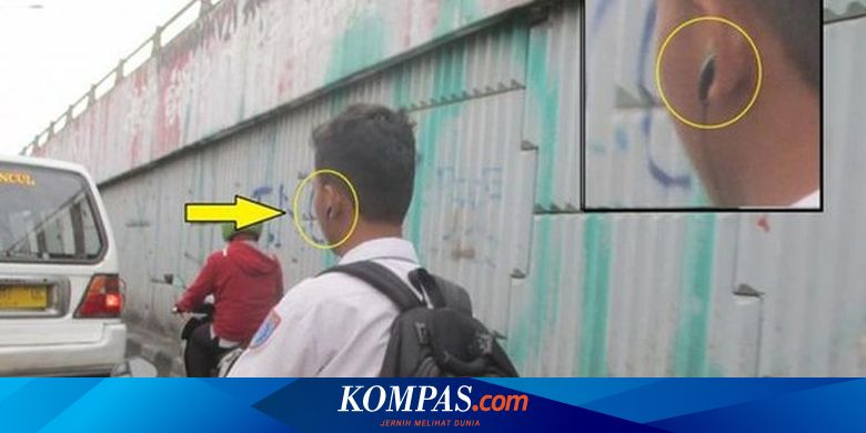 Menggunakan Headset Saat Berkendara Picu Risiko Kecelakaan