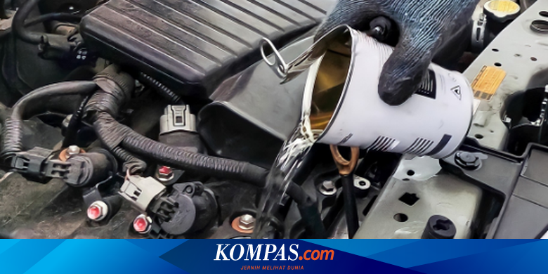 Pemilik Mobil Wajib Tahu Waktu Ideal Flushing Oli Mesin