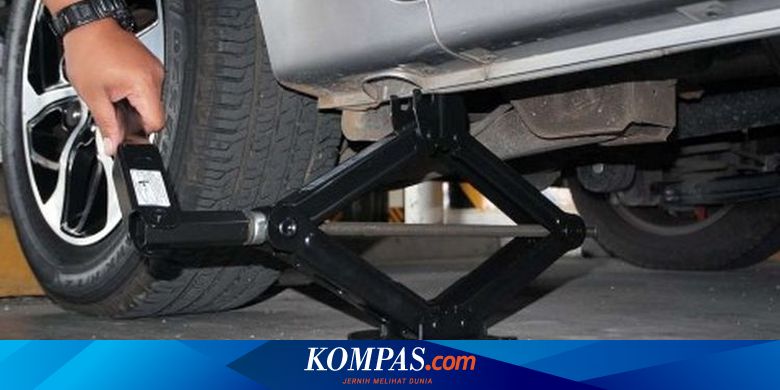 Jangan Buru-buru Pasang Dongkrak Saat Mau Lepas Roda Mobil