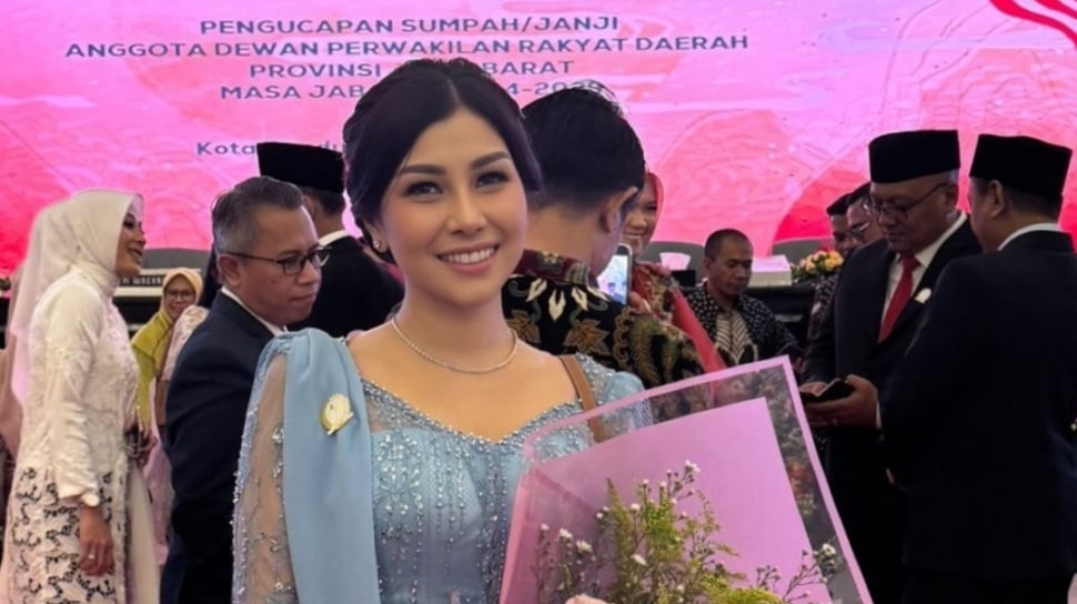 Nisya Ahmad Resmi Dilantik Jadi Anggota DPRD Jabar, Banyak yang Heran: Bukannya Kemarin Gak Lolos?