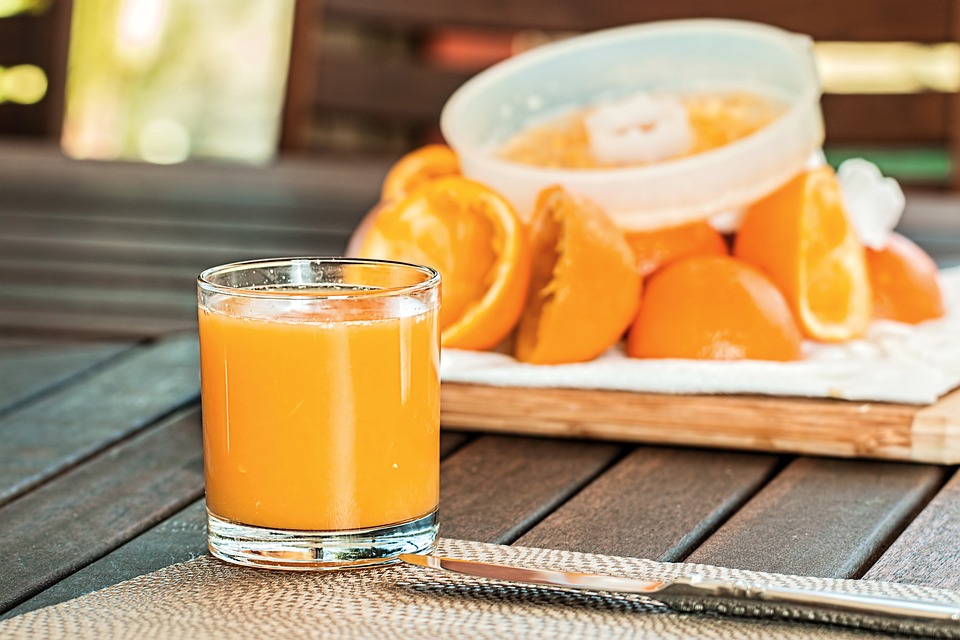 The Science Behind Juice Fasting: Benefits and Risks Explored