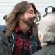 Dave Grohl Bantah Foto Bayi yang Viral Anak dari Selingkuhan