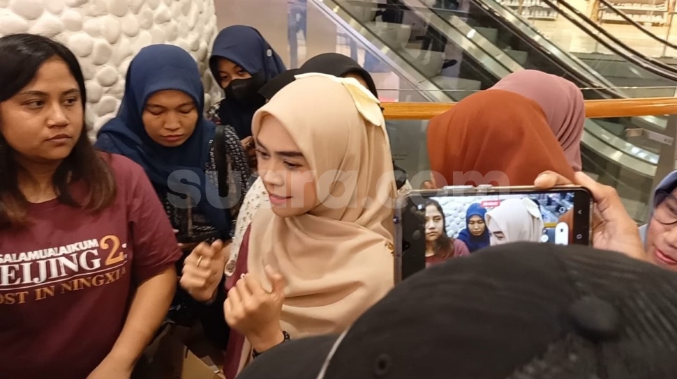 Ria Ricis Bersyukur Dapat Job Film karena Bisa Bayar Sekolah Anak, Lho Memang Tak Dikasih Teuku Ryan?