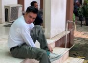 Jelang Sidang Cerai Lawan Paula Verhoeven, Baim Wong Jadi Imam Salat Dzuhur di PA Jakarta Selatan