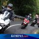 Alasan Kenapa Jangan Matikan Mesin Motor Matik Saat di Turunan