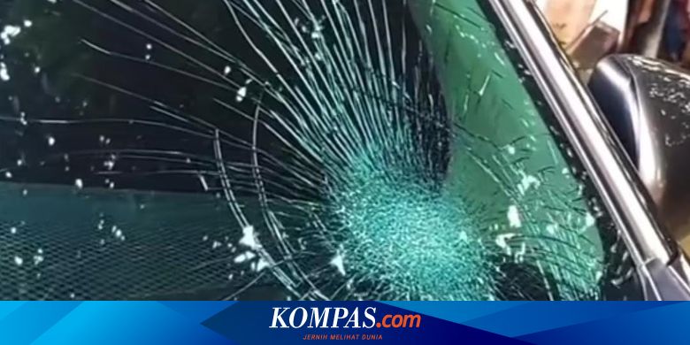 Ciri-ciri Kaca Mobil Retak Masih Bisa Diperbaiki