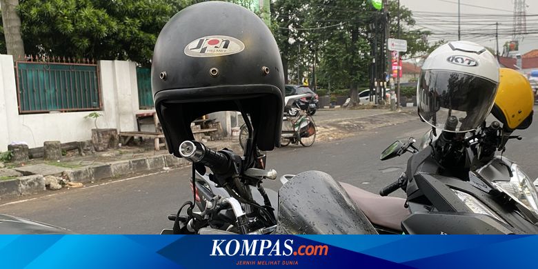 7 Cara Tangkal Maling Helm di Parkiran Motor