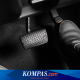 Jangan Terbiasa Pakai Setengah Kopling pada Mobil Manual