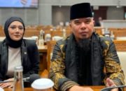 Sama-Sama Jadi Anggota DPR, Penampilan Ahmad Dhani Saat Ngantor Bareng Mulan Jameela Disorot