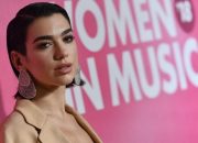 Reaksi Dua Lipa Konsernya di Jakarta Batal karena Masalah Keamanan Panggung