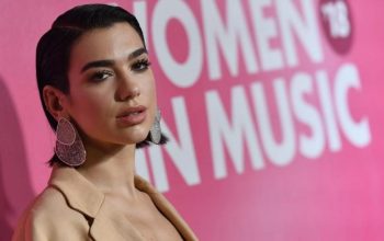 Reaksi Dua Lipa Konsernya di Jakarta Batal karena Masalah Keamanan Panggung