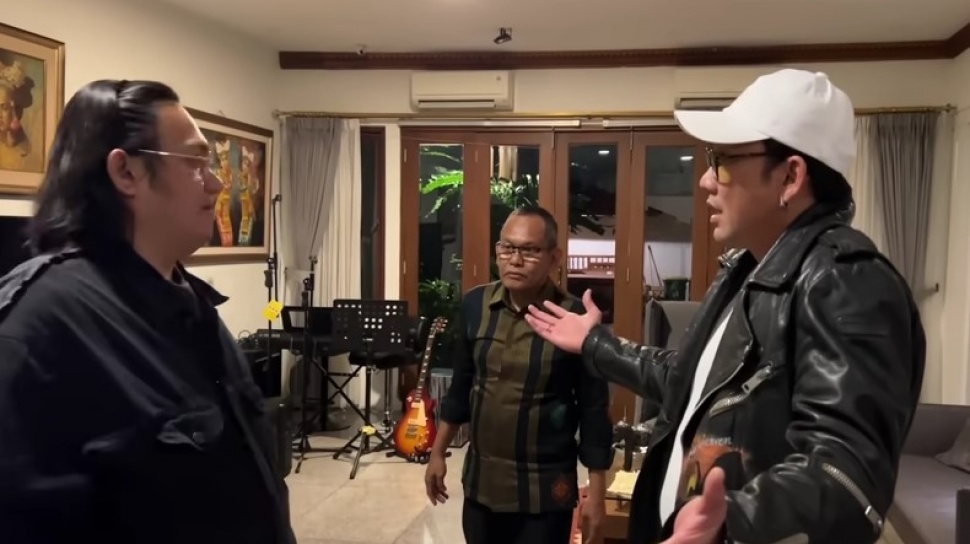 Denny Sumargo Bongkar Motif Satroni Rumah Farhat Abbas, Singgung Harga Diri