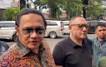 Tak Hajar Denny Sumargo Saat Tatap Muka di Rumah, Farhat Abbas: Saya Sopan, Dia Takut