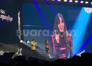 Keseruan Fan Meet Up Lisa BLACKPINK di Jakarta, Cicipi Rendang di Atas Panggung