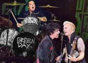 Ketiban Durian Runtuh, Bocah Ini Dikasih Bass Sama Mike Dirnt “Green Day”