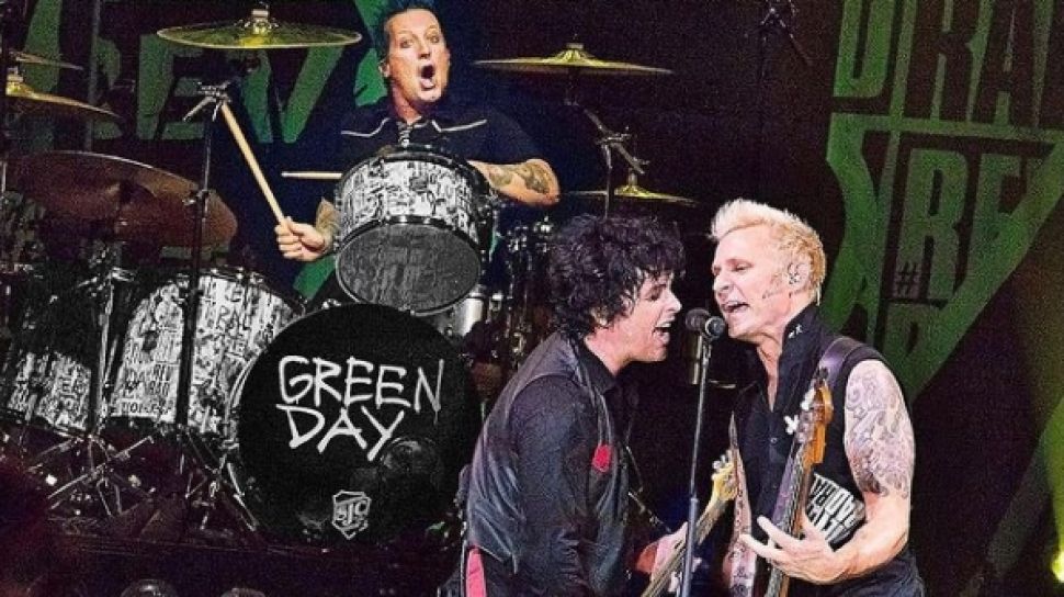 Ketiban Durian Runtuh, Bocah Ini Dikasih Bass Sama Mike Dirnt “Green Day”