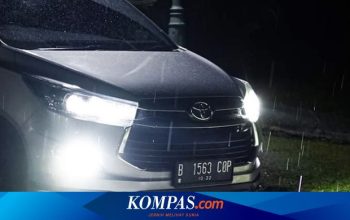 Begini Etika Menyalakan Lampu Mobil yang Benar Saat Hujan Deras