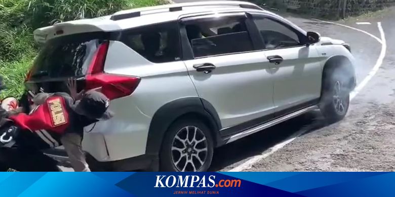 Kesalahan Pengemudi Mobil Manual Saat Melintas di Tanjakan