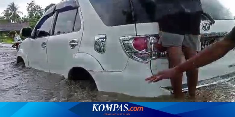 Mulai Musim Hujan, Sekian Batas Aman Mobil Melewati Banjir