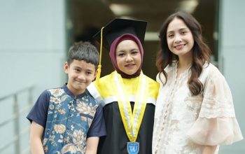 Make Up Mbak Lala saat Wisuda Curi Perhatian, Rafathar Tak Berhenti Memandanginya