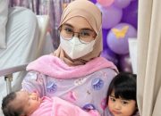 Gendong Bayi Baru Dilahirkan, Ria Ricis: Selamat Bergabung