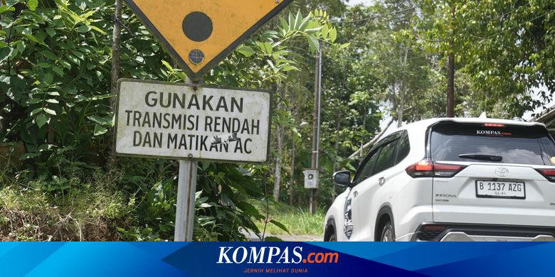 Tips Aman Mengemudikan Mobil Transmisi Manual di Tanjakan