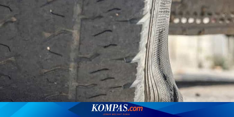 Ban Bocor di Tengah Jalan Tol, Apa yang Mesti Dilakukan?