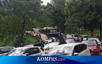 Posisi Tuas Transmisi Mobil Matik yang Benar Saat Terjebak Macet di Tanjakan