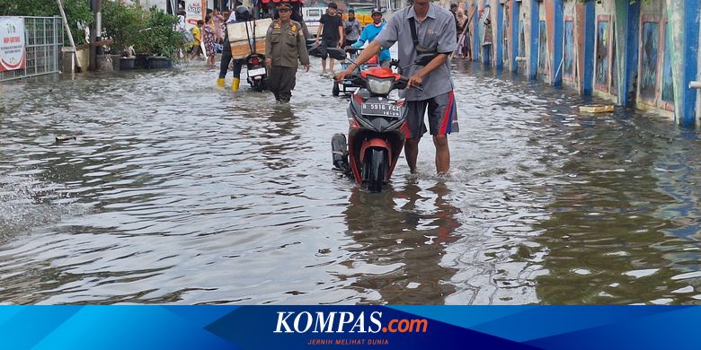 Jangan Nekad Melintasi Banjir dengan Motor Matik