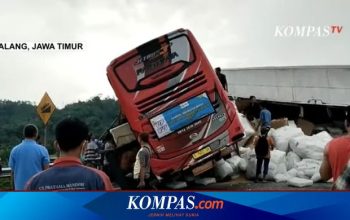 Kecelakaan Tol Pandaan-Malang: Truk Mundur Hantam Bus