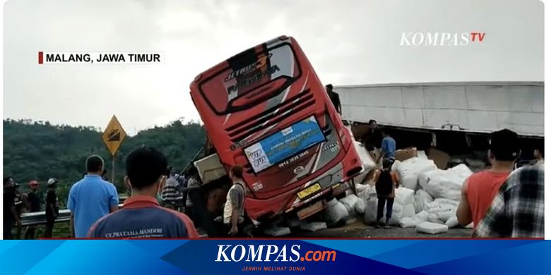 Kecelakaan Tol Pandaan-Malang: Truk Mundur Hantam Bus